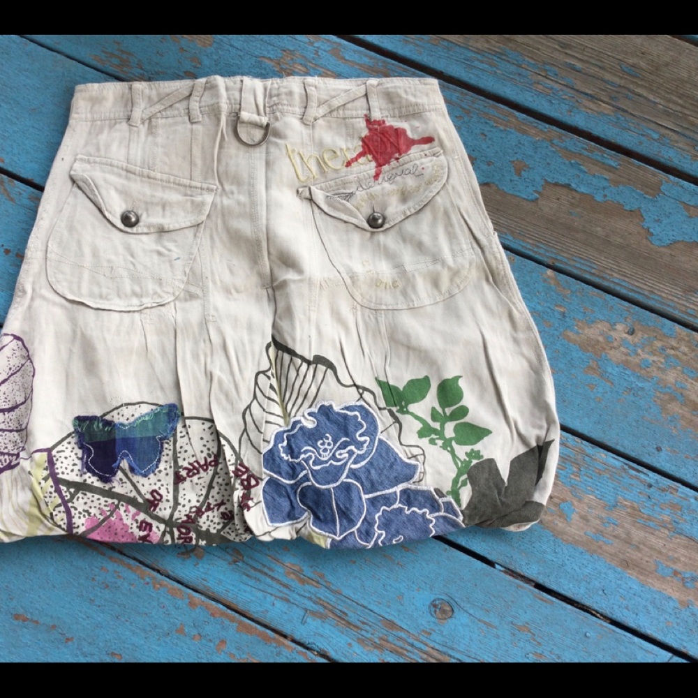 Desigual Artistic Skirt with Butterfly Motif - Picture 2 of 10